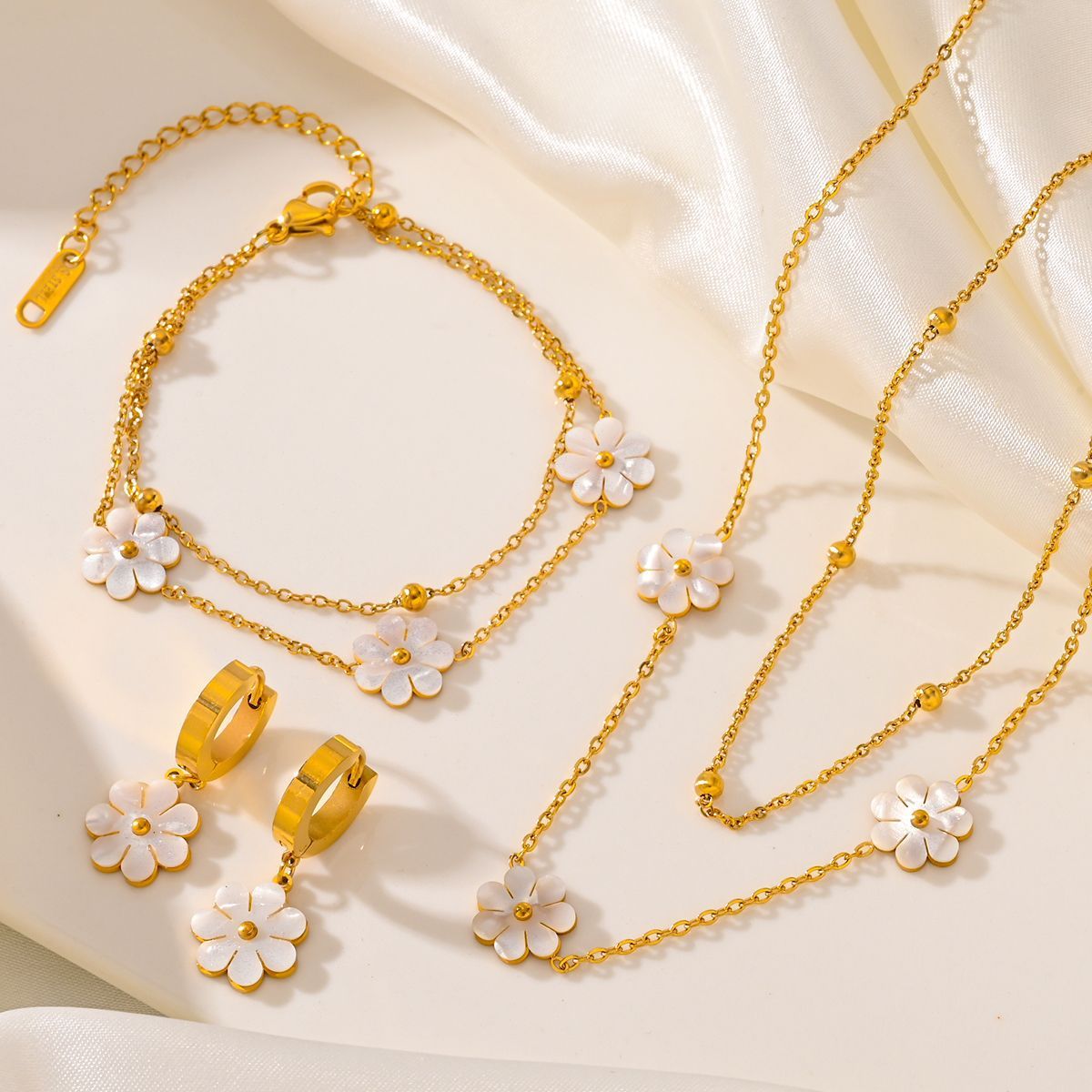 Stainless Steel Daisy Flower Necklace Double Layering