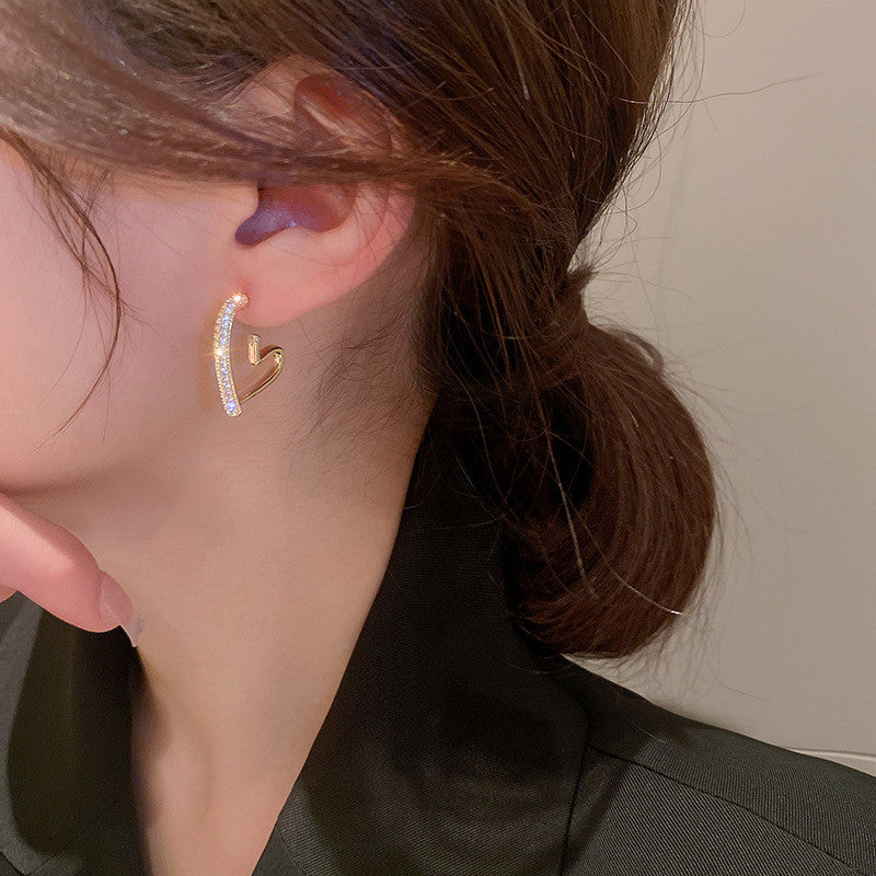 New Trendy Love Heart Earrings Female Light Luxury Minority