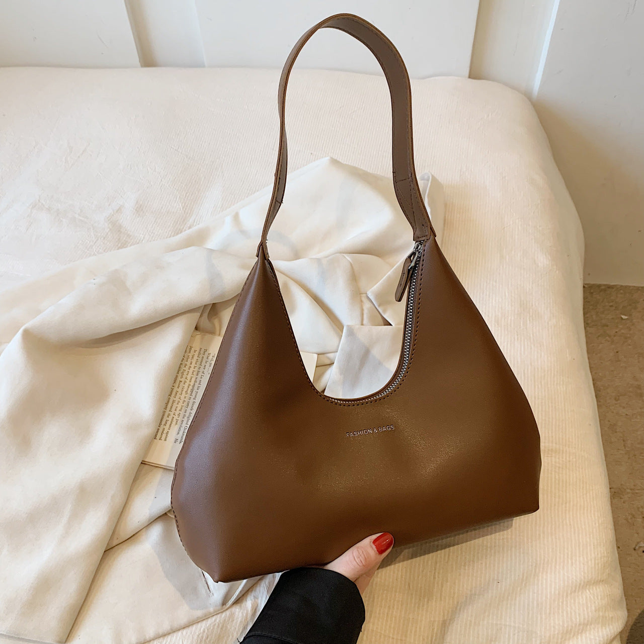French European And American Retro Simplicity Shoulder Handbag