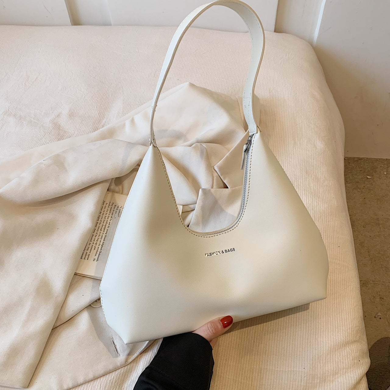 French European And American Retro Simplicity Shoulder Handbag